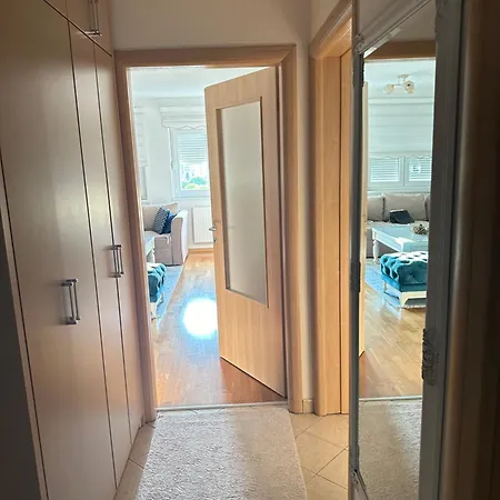 Lucky Place Lux Apartman *